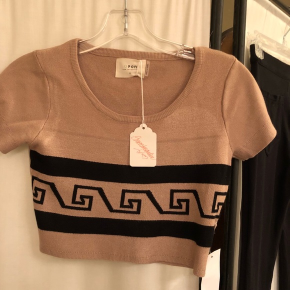 Cute Crop Top - Picture 2 of 3